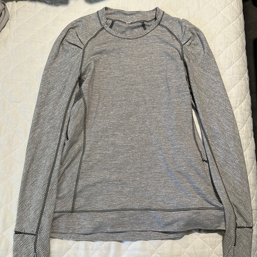 Lululemon grey pull over